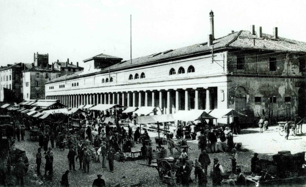 17.08 - Piazza Ghiaia - Il mercato - 1910 ca - BA 14